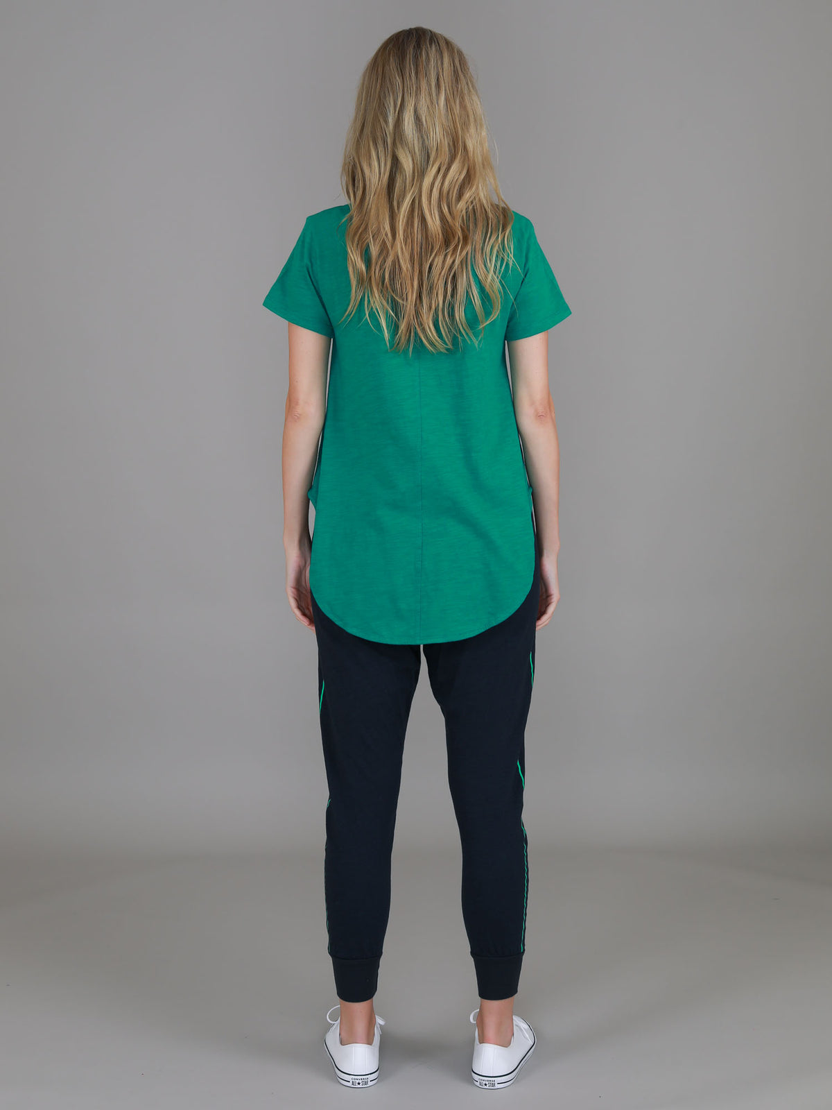 green crew neck tee