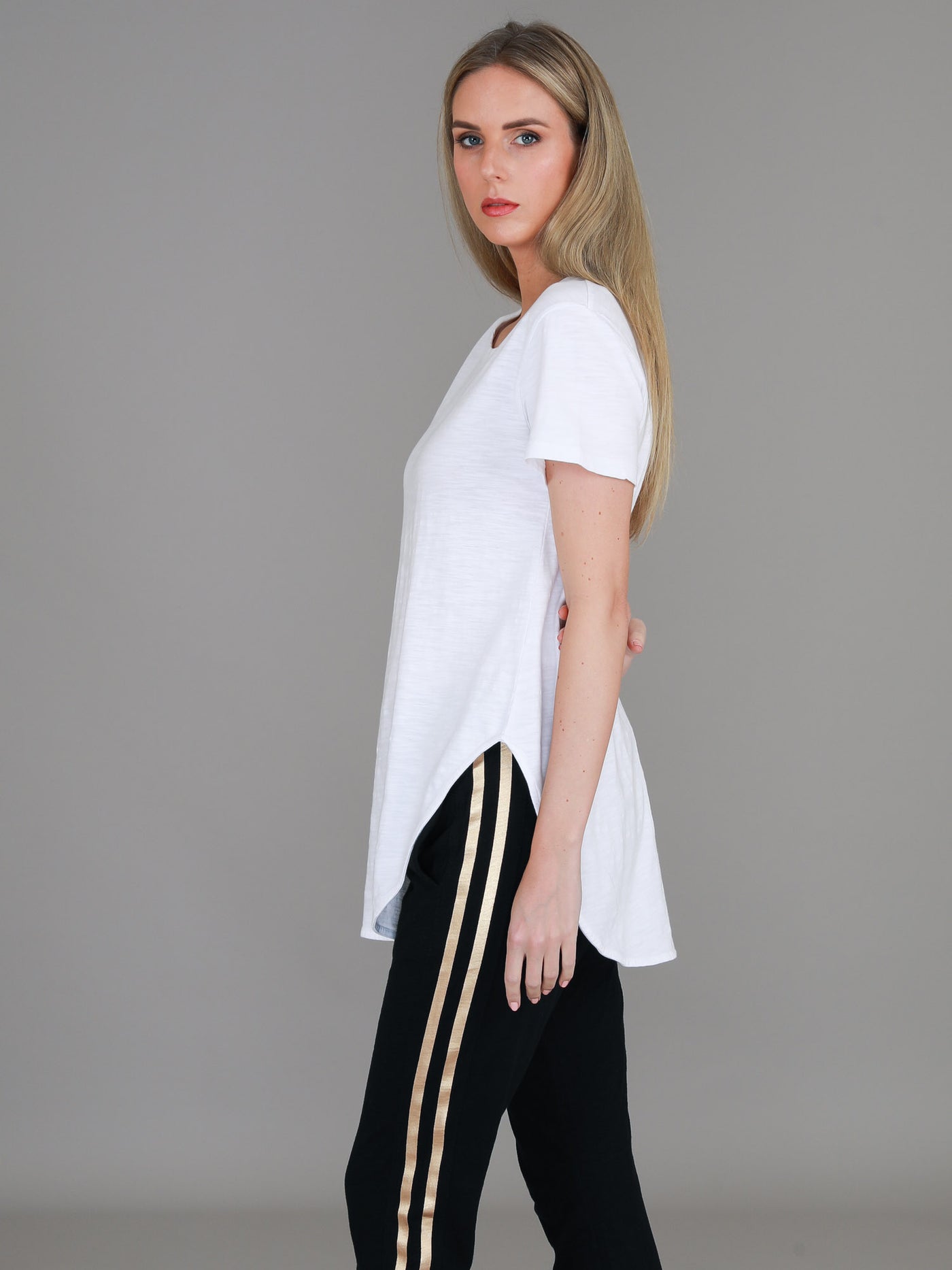 Elwood Curved Hem T Shirt