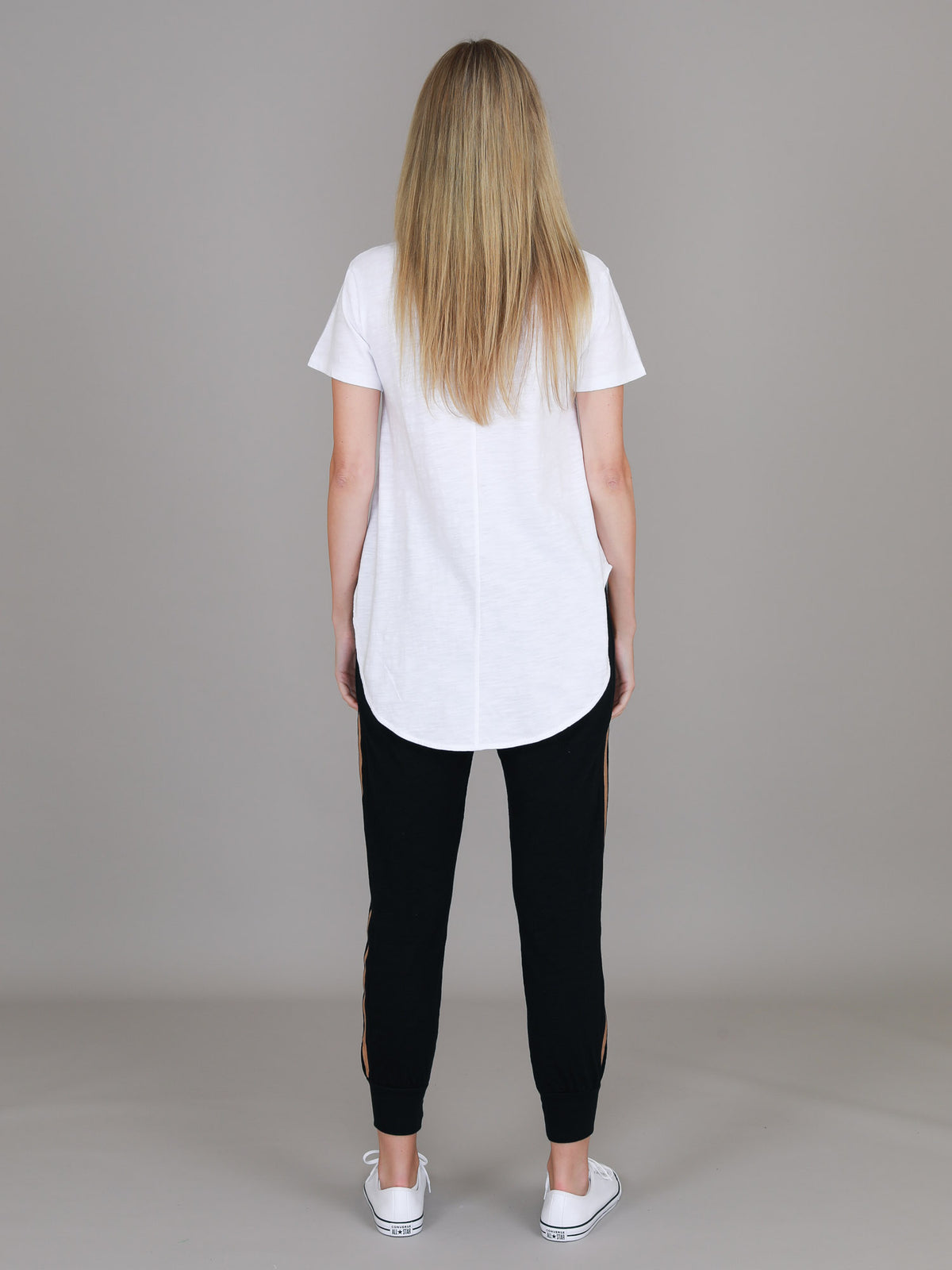 white crew neck t shirt