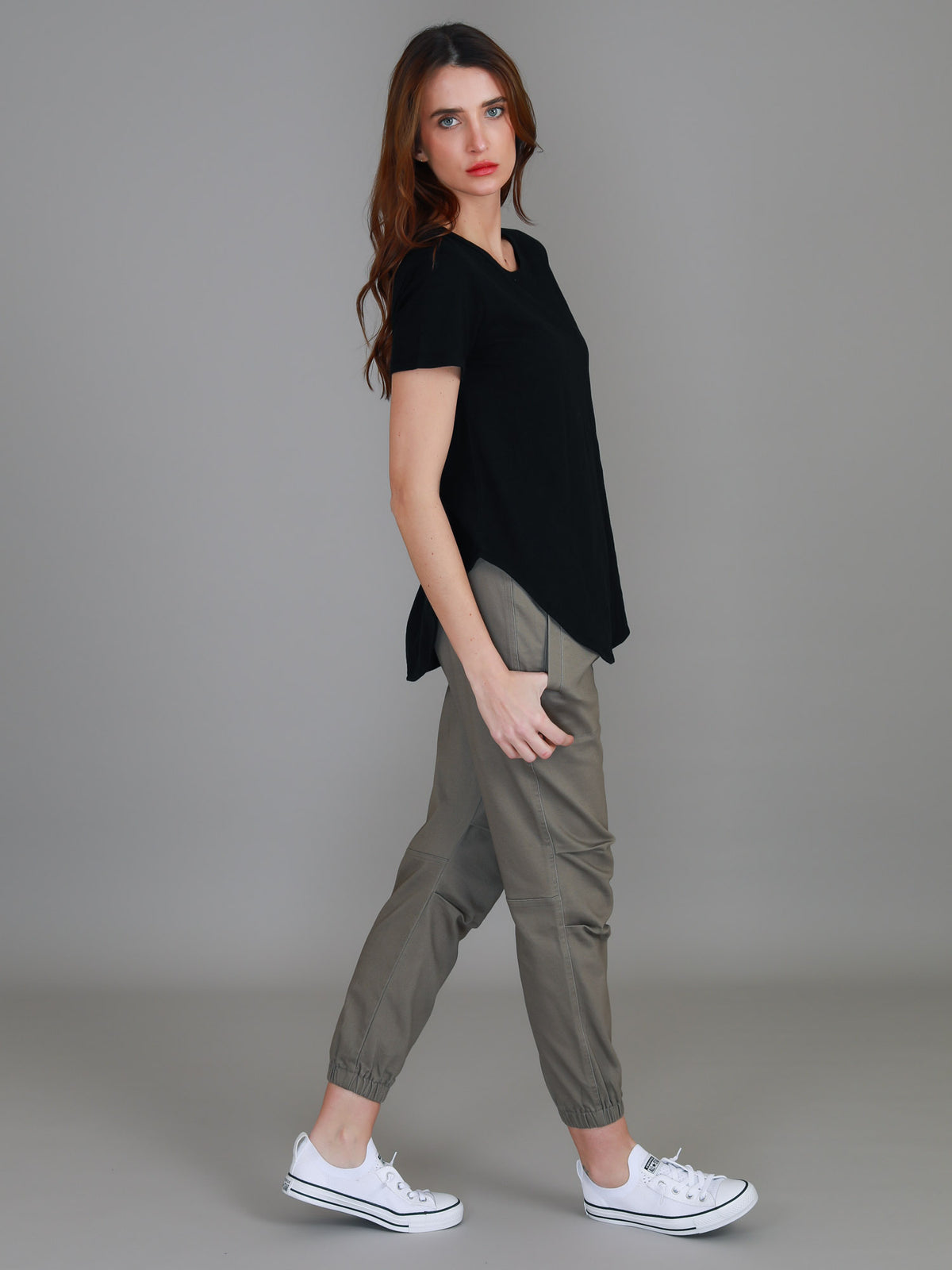 black short sleeve tee