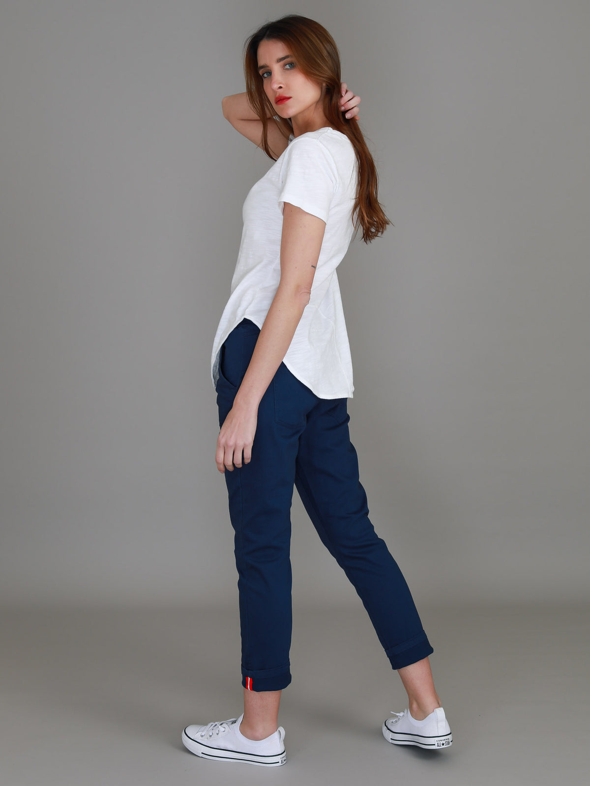 white cotton tee women
