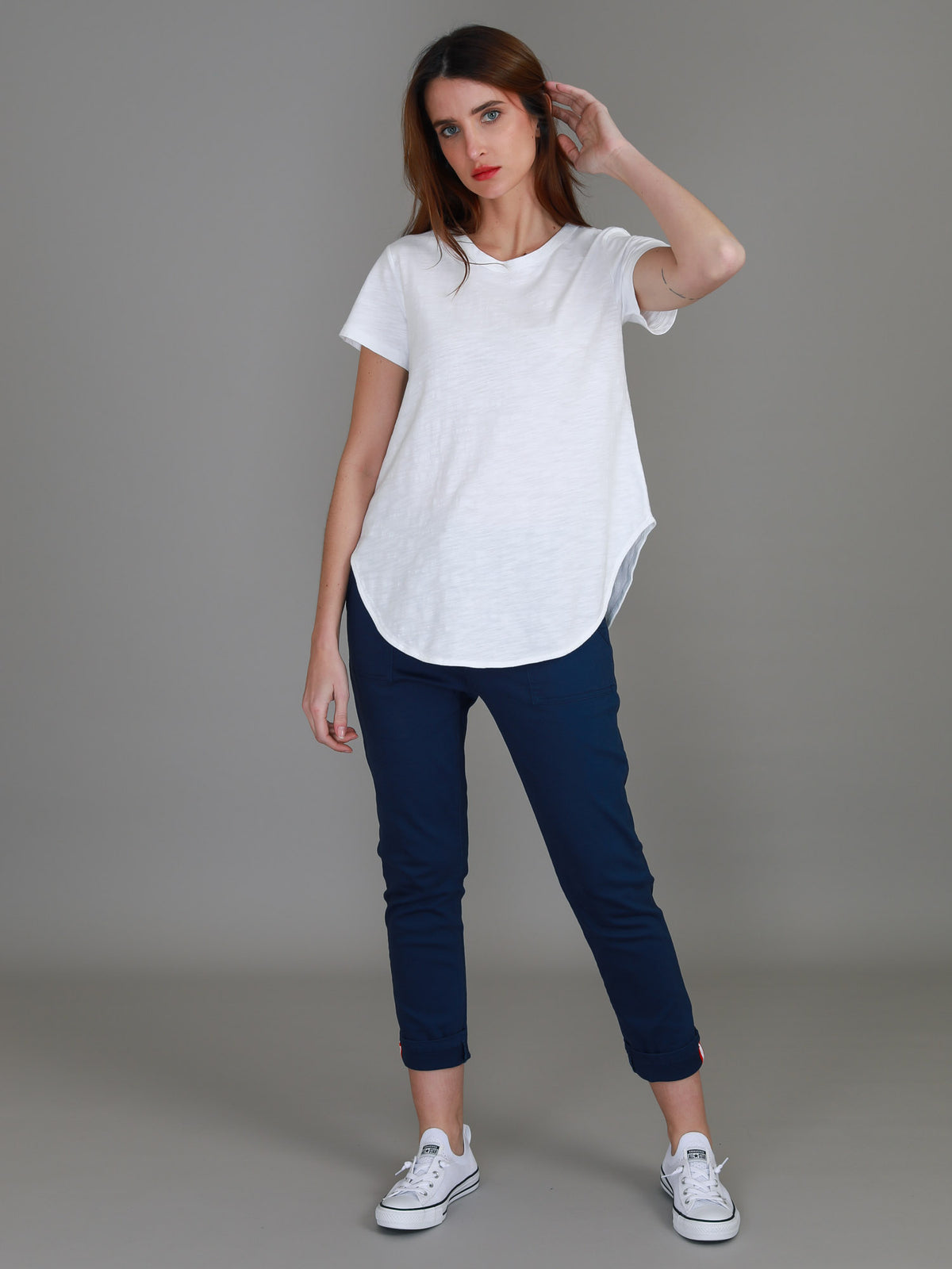 white curved hem t shirt