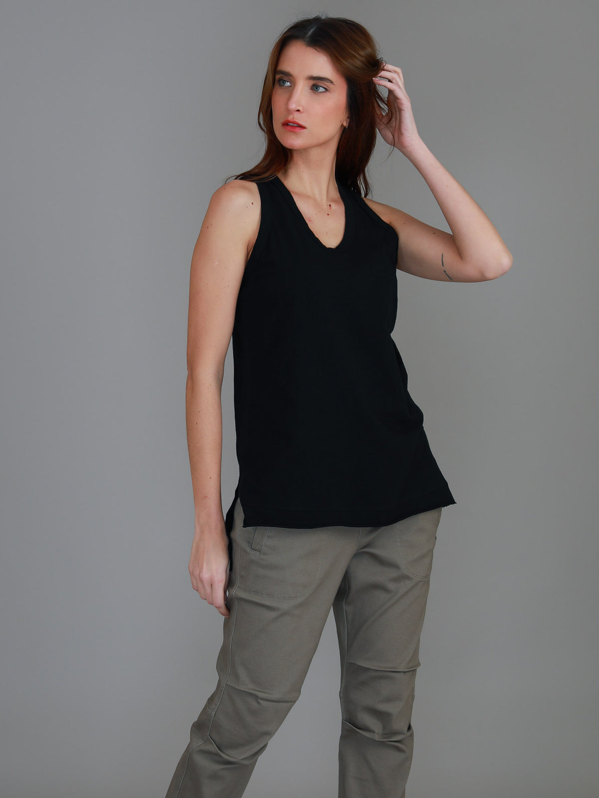 black crew tank top