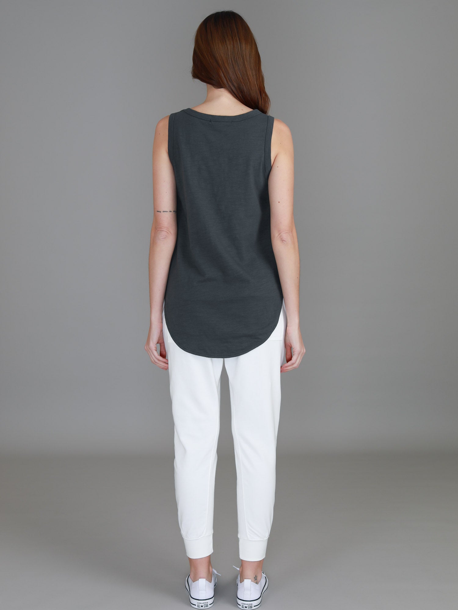 black top sleeveless #color_charcoal