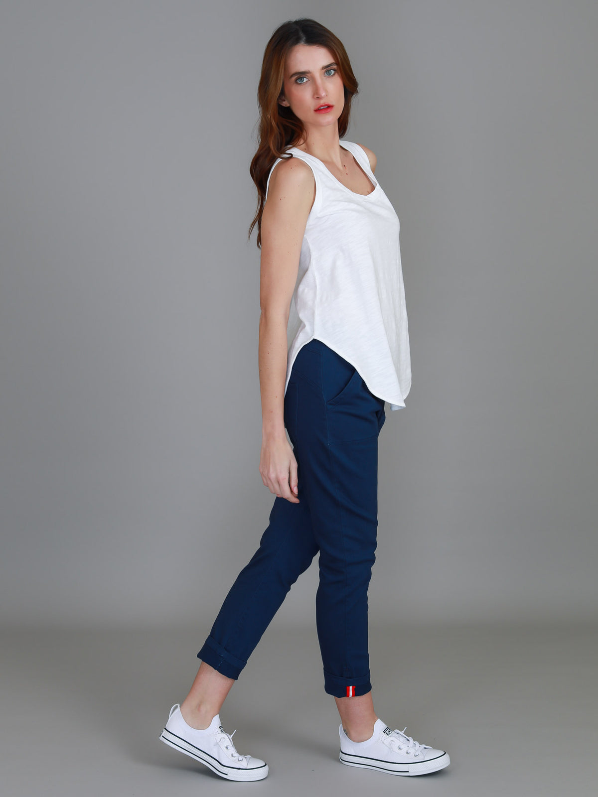 white curved hem tank