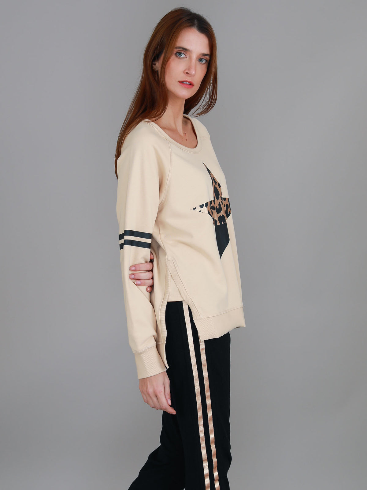 beige sweatshirt womens