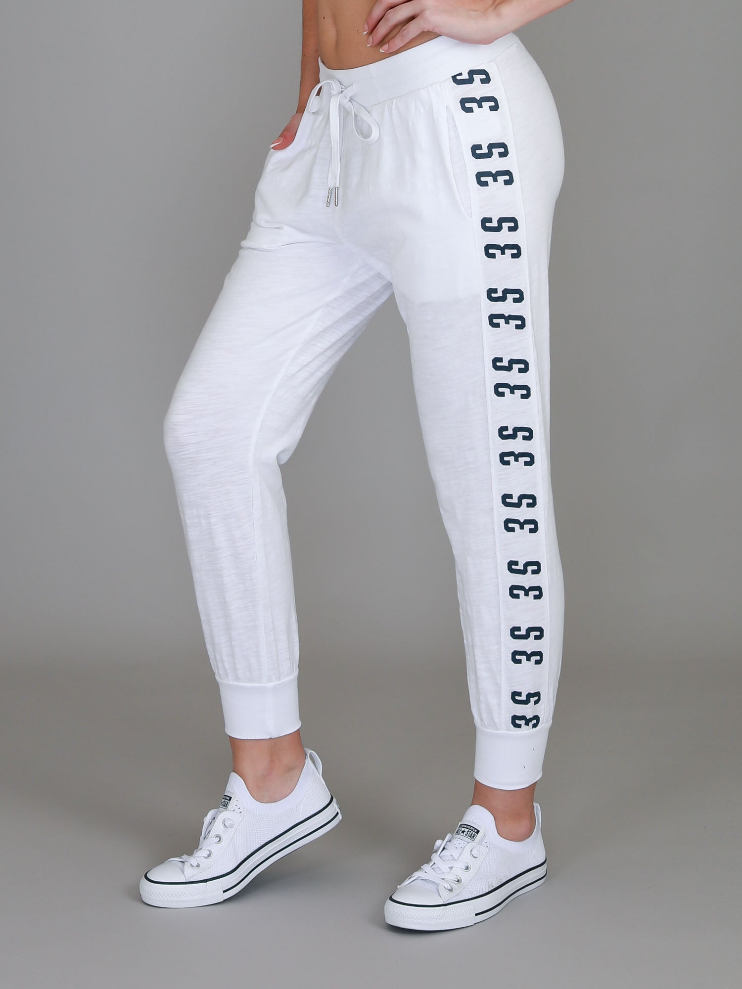 white joggers women's #color_white