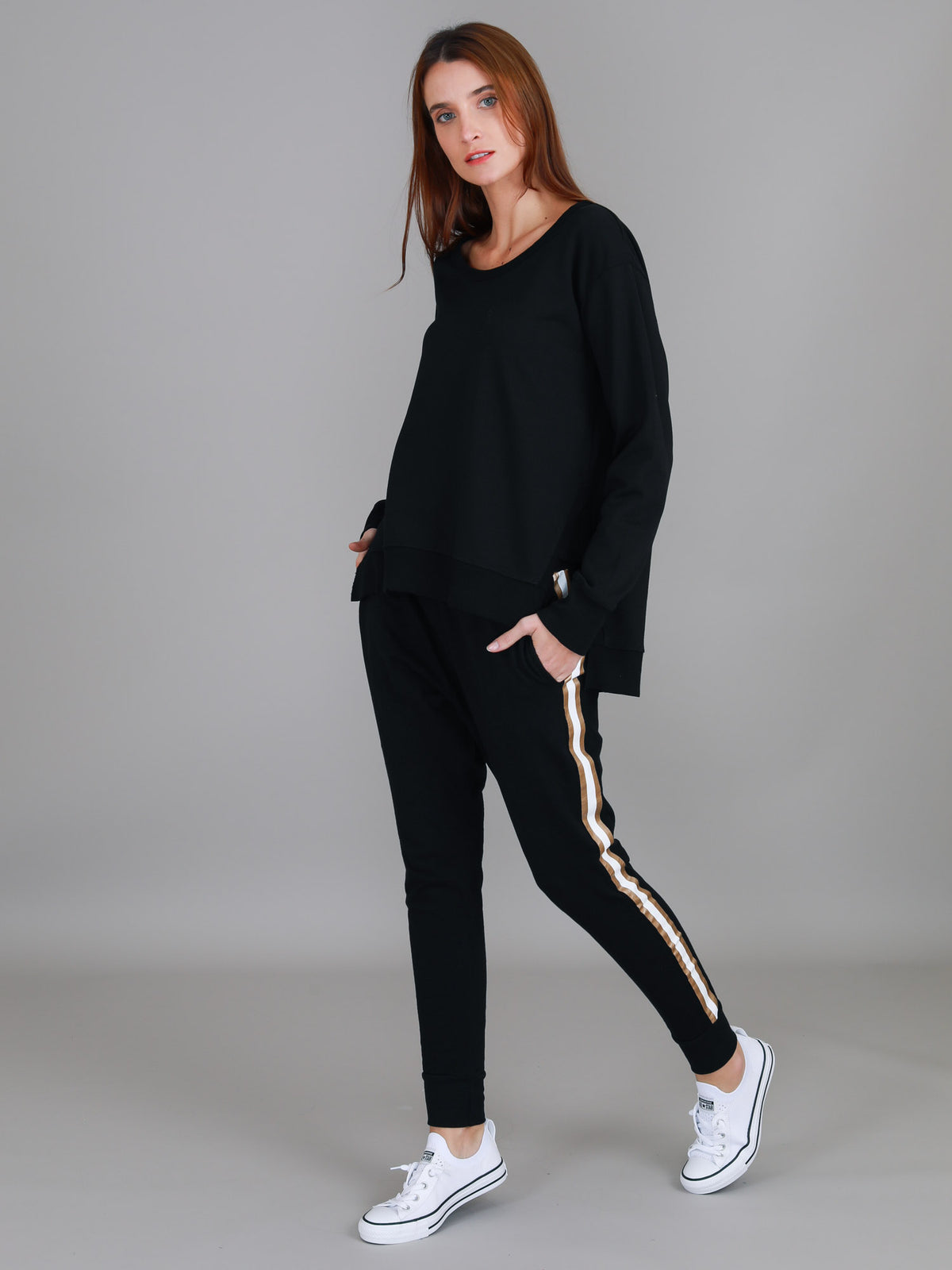 black oversize crew sweatshirt