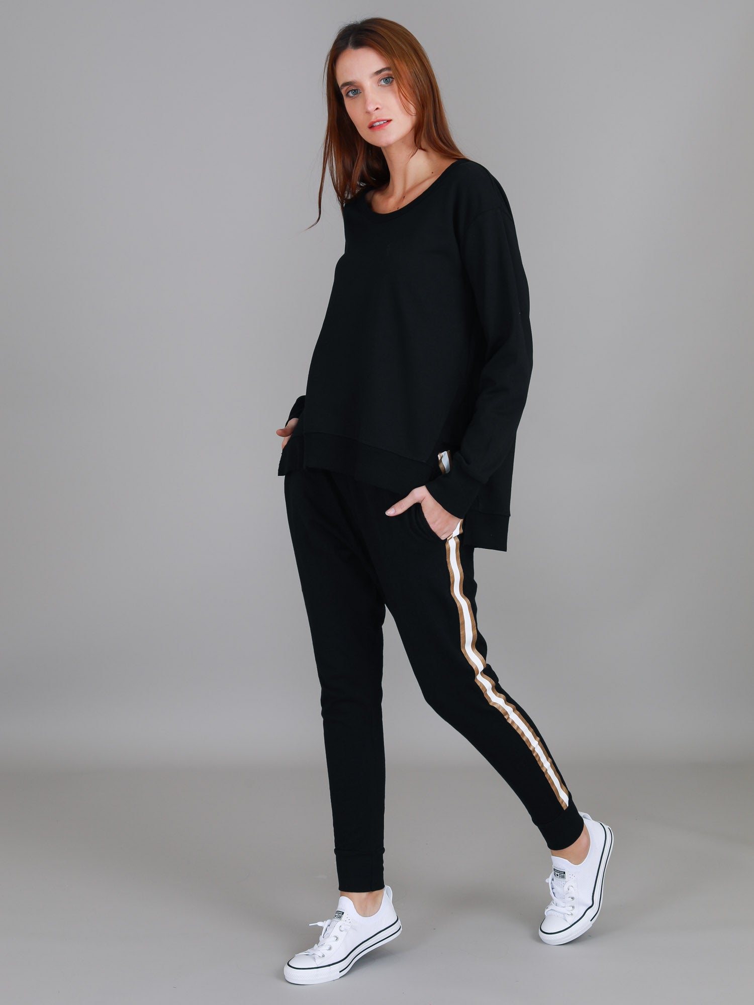 black oversized sweatshirt #color_black