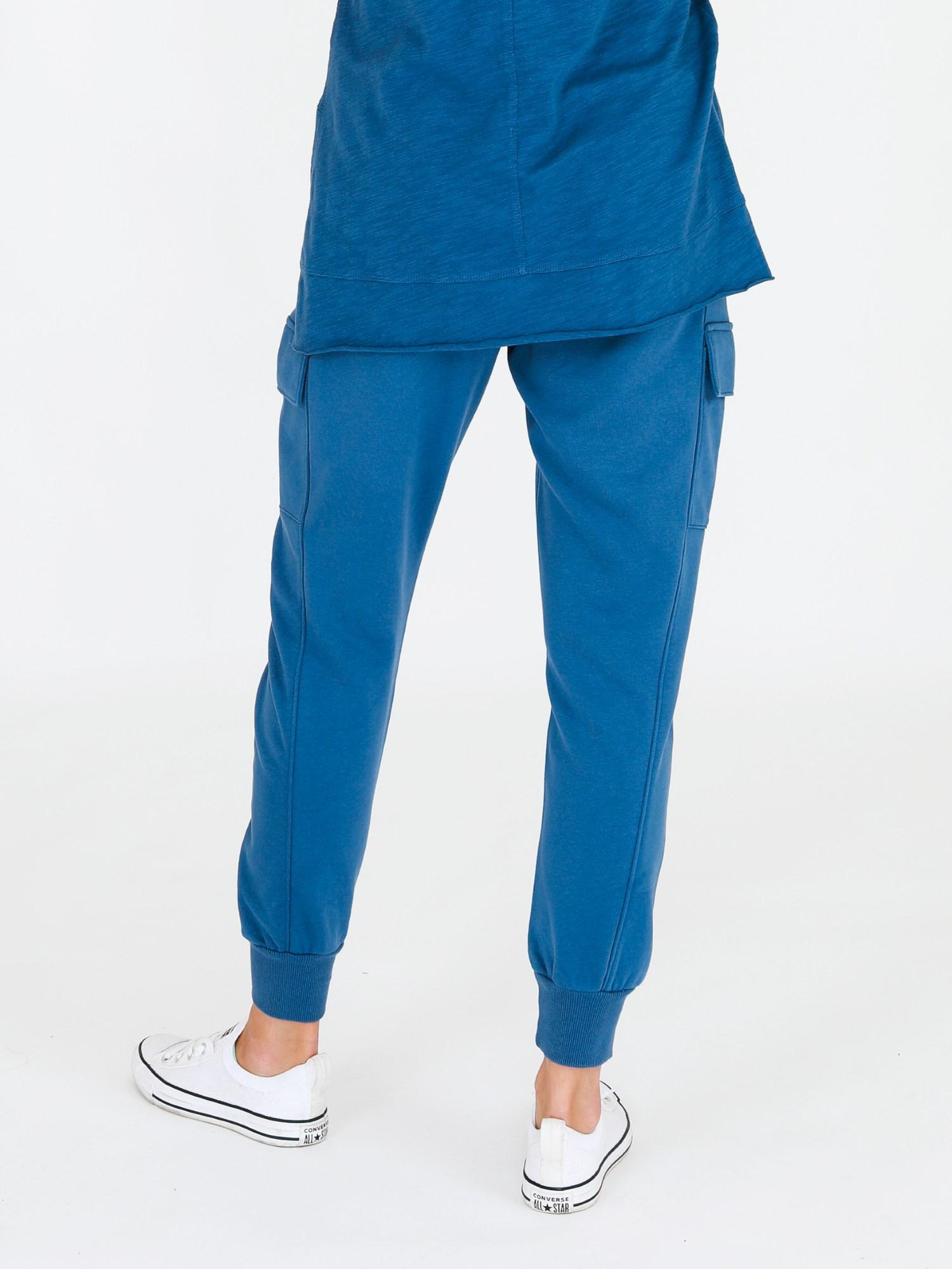womens navy blue cargo pants #color_midnight