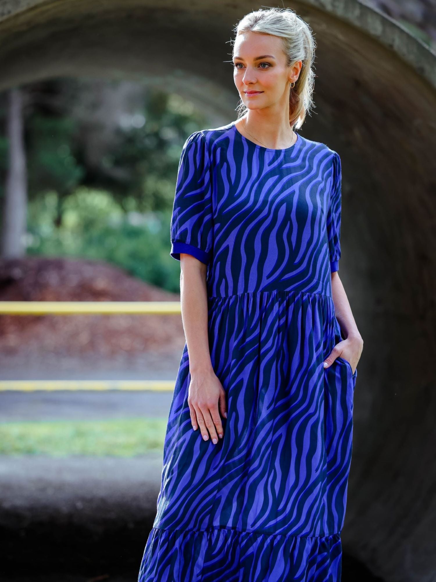 blue midi dress #color_tiger stripes ink